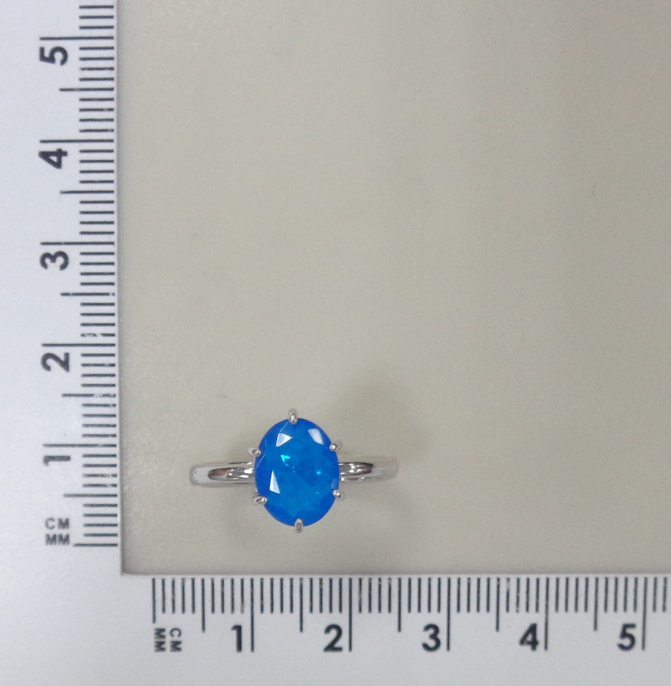 Серебряное кольцо с голубым опалом